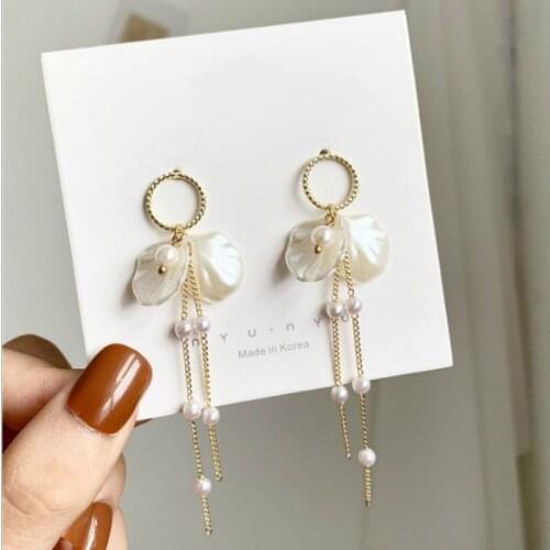 2021 Korean Fashion Long Tassel Simulated Pearl Drop Earrings Big Crystal Bead Flower Petal Earrings for Women Wedding Jewelry