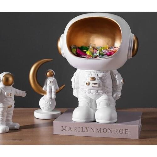 Nordic Resin Astronaut Statue Snack Key Storage Creative Living Room Spaceman Ornaments Figurine Desktop Organizer Home Decor
