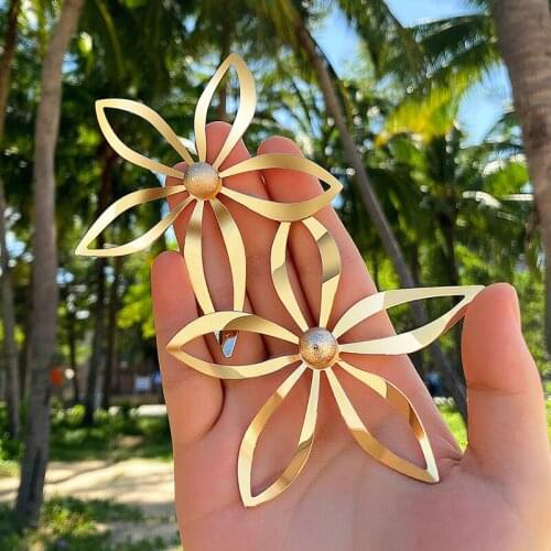 Find Me New Geometric Exaggerated Hollow Flower Earrings For Women Party Jewelry Accessories Gifts