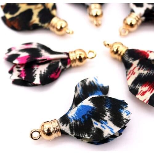 200pcs 4cm Small Flowers Beads Buckle Torch Gold Bell Clasps Flower Tassel Charm Pendant for Keychain Garment Accessories