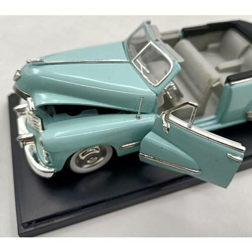 Diecast Alloy Classic Car 1/32 Metal Vehicle Simulation Model Toy Collection Decoration Ornament Souvenir Display Show Gifts
