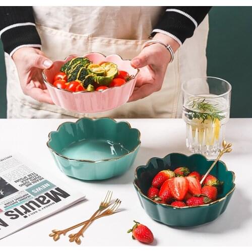 Luxury Ceramic Gold Rim Petal Bowl Nordic Snack Candy Biscuit Western Food Soup Noodle Fruit Salad Bowl Dinnerware Porcelain