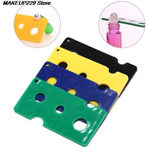 1PC Plastic Oil Bottle opener key Roller Balls Opener Essential Tool Remover Bottles Opener Key Random
