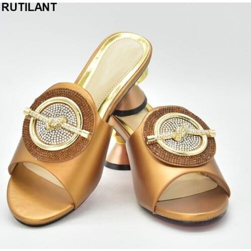 New Arrival Ladies Dress Shoes High Heels Shoes Bling Crystal Closed Toe Heels Pumps Women Shoes Women Pumps with Rhinestone