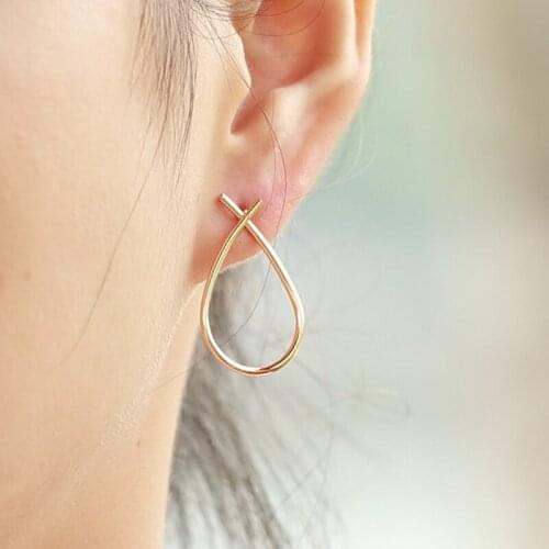 Unique Fish Shape Stud Earrings for Women Simple Fashion Metal Jewelry Geometric Style Korean Earrings Pendientes Brincos JJ60