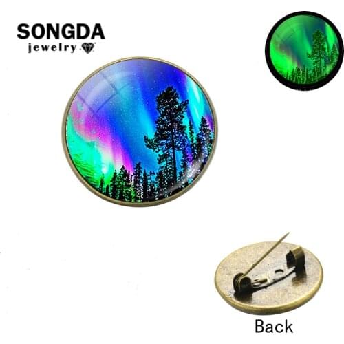 SONGDA Glow In The Dark Green Northern Lights Brooch Aurora Art Photo Glass Dome Lapel Pins Galaxy Cosmic Astronomy Outdoor Gift