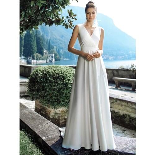 V Neck High Slit Pleat Satin Wedding Dress Custom Made Closed Zipper Back A Line Simple Beach Bridal Gowns Sweep Train Plus Size