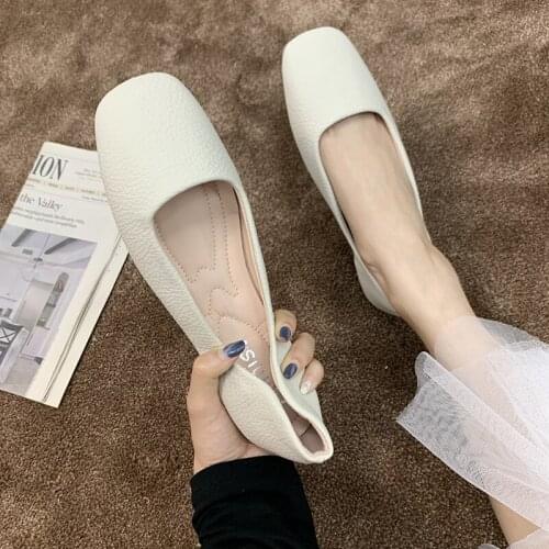 2020 Hihg Quality Women Flat Shoes Womens Casual Flats Bailarinas Pointed Toe Rivet Flat Shallow Mouth Slip On Loafer U19-60
