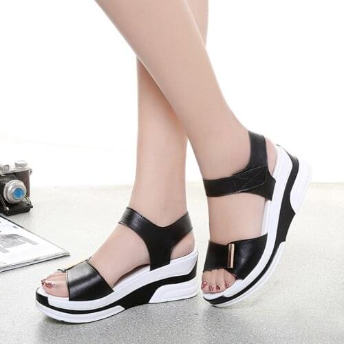 2021 Nice Summer Sandals Tide Waterproof Joker Students Wedges With Thick Bottom Female Sandals Tidal Flat Cake Women Shoes