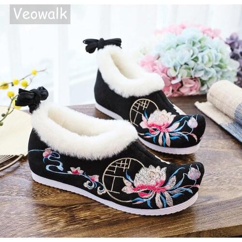 Veowalk Winter Women Faux Fur Collar Low Top Ballet Flats Pointed Toe Chinese Style Ladies Casual Warm Hidden Platform Shoes