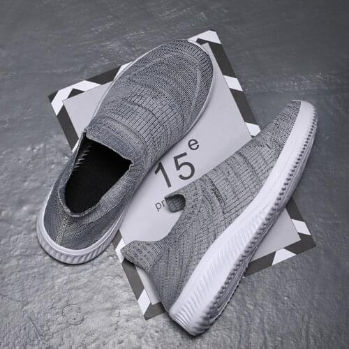 Mens sneakers New mens light breathable casual shoes Men Shoes Brand Retro Wild Lightweight Student Soft-Soled Shoes size39-46