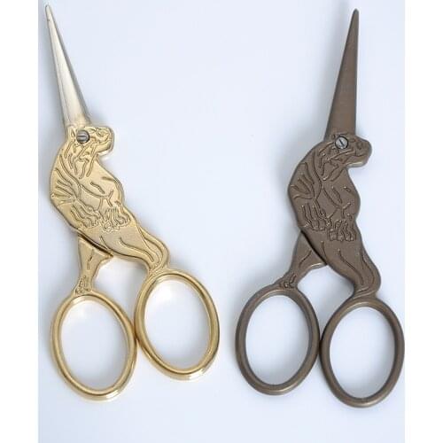 ZOYOONE Vintage Tiger-Shaped 12 Zodiac Shaped Titanium-Plated Durable Retro Embroidered Scissors Mini Tailor Scissors Tools E
