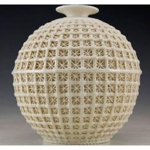 Exquisite Vintage Handwork Chinese Dehua Porcelain Hollow-out Ornament Vase