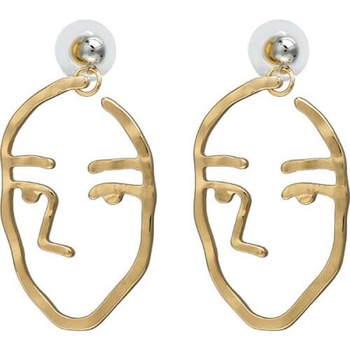 UODESIGN Dangle Earrings