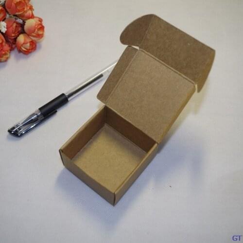 2018 50pcs 6.2x6.2x3.2cm Kraft Paper Box Wedding Gift Packaging For Candy Jewelry Handmade Soap Bakery Cake Cookie Chocolate