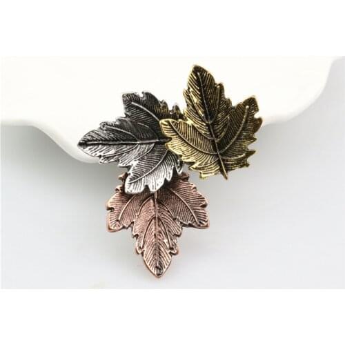 Three-color Tree Leaves Christmas Brooches Collar Needle Brooch Pin Simple Fashion Gift Womens Accessories Jewelry Plant Alloy