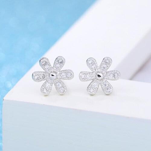 Korean fashion OL ethnic style simple earrings small daisy flower earrings
