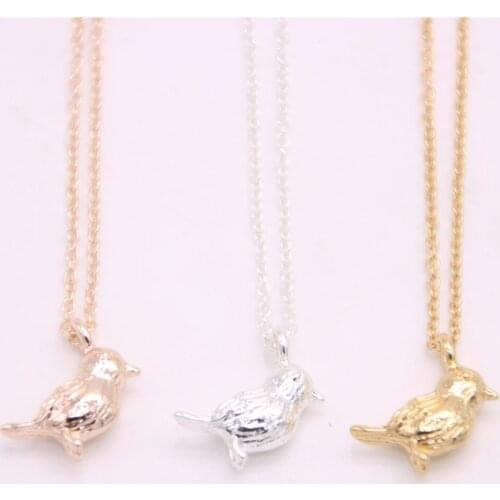 Fun Animal Shapes pendant necklace Three-dimensional sparrow pendant necklace designed for women