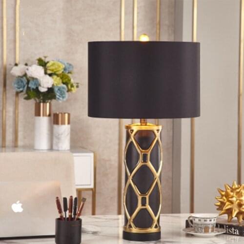 Luxury Nordic Ceramic Large Table Lamp for Bedroom Bedside Lamp Cabinet Warm Living Room Home Decor Golden and Black Table Lamp