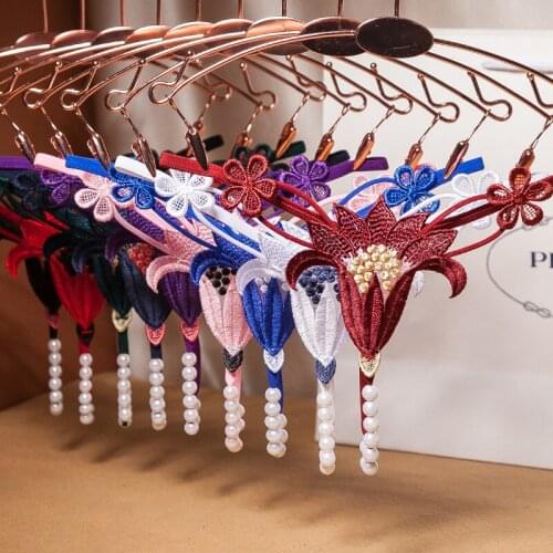 European Thong Pants Sexy Flower Panties Fashion Opening Pearl G- String Low Waist Seamless Comfort Underpants Female Lingerie