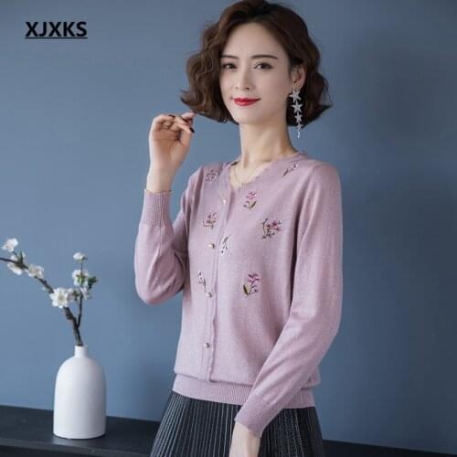 XJXKS Exquisite embroidery fashion V-neck women sweater 2021 spring autumn new wool knitted sweater women pullover