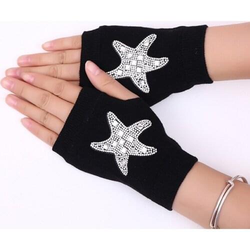Lovely Cartoon Animals Flower Pattern Winter Rivet Gloves Women Warm Knitted Diamonds Sequins Cool Fingerless Dancing Gloves
