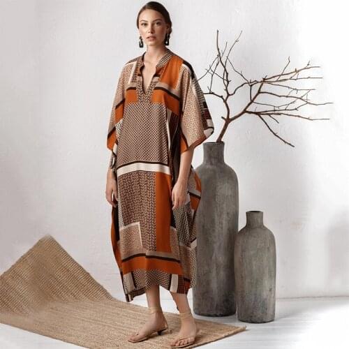 Embroidery Polyester Beach Cover up Saida de Praia Swimsuit Women Bikini cover up Tunics for Beach Pareo Sarong Beachwear Q1240