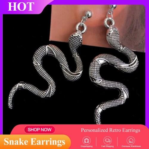2020 New Womens Snake Earrings Fashion Street Punk Style Retro Antique Dancing Serpentine Earrings Rock Stud Hot Sale