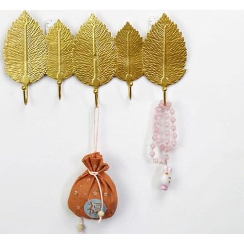 5 hooks Creative Nordic Gold Metal Leaves Hook Modern Art Hanging Ornament Desktop Ornament Home Decoration Accessories
