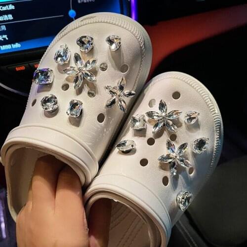 New Brand Croc Charms Vintage Bundle Charms for Crocs DIY 2021 Fashion Shoe Decoration Croc Three-dimensional Shoe Accessories