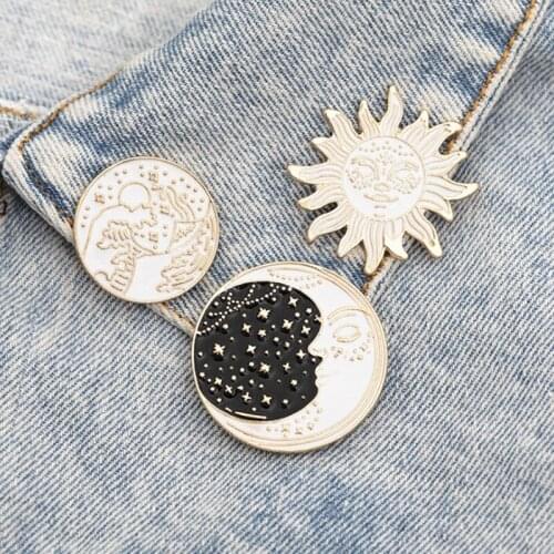 Round Cartoon Denim Lapel Pins Jewelry Vintage Brooch Sun And Moon Star Ocean Wave Enamel Pin Camping Badge For Women Men Shirts