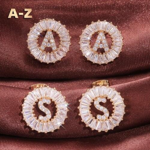 Huitan Gorgeous Noble Women Letter Stud Earring Personality Name Initial Earring Wedding Engage Party Fine Gift Fashion Jewelry