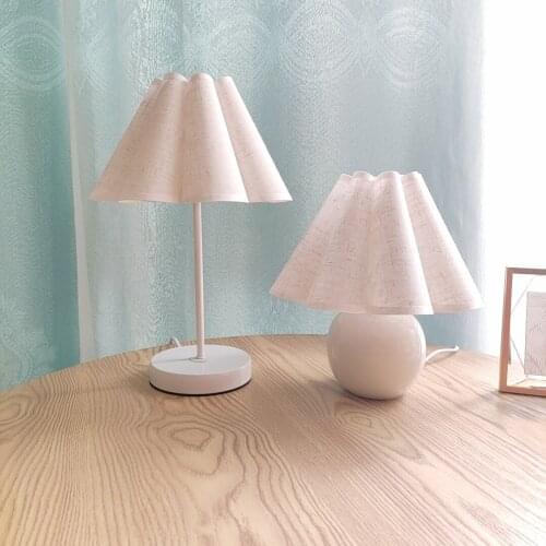 E27 Xianfan Korea simple white metal and ceramic base bedside reading lighting with flax cloth petal lampshade retro table lamp