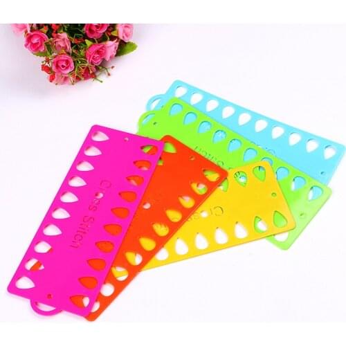 5 PCS Embroidery Floss Organizer Cross Stitch Thread Holder Storage Tool Cross Stitch Thread Finishing Tool (Random Color)