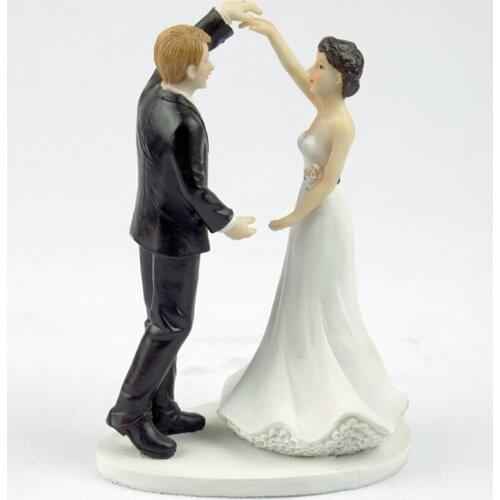 The Dance Party Bride And Groom Wedding Props Cake Topper Home Decor High Grade Resin Figurine Craft Gift Party Cake Stand