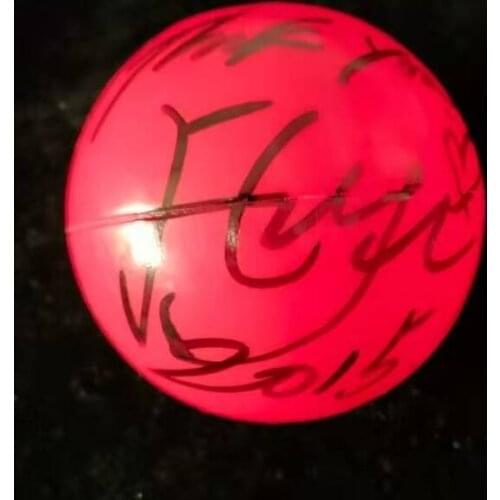 Hand signed Hamasaki Ayumi autographed concert ball J-POP 7CM 112019A
