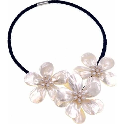 Amazing Natural White Sea Shell Flower Necklace 20"
