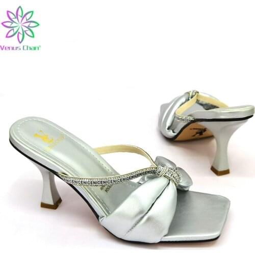 2021 NEW Summer Womens Shoes Metal Chain Bling Rhinestone Decoration Sexy High Heel Ankle Casual Ladies Party Shoes