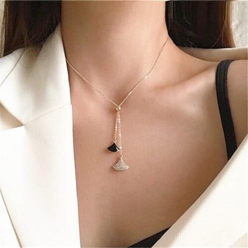 Fashion Simple Metal Leaves Clavicle Necklace Chain Geometry Triangular Crystal Vintage Pendant Necklace for Women Jewelry