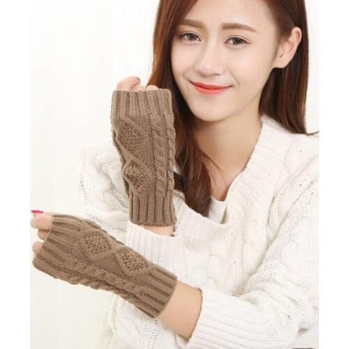 Short Section 20cm Female Winter Warm Knit Fingerless Arm Sleeves Women Imitation Wool Knit Rhombic Cuffs Half Finger Gloves A6