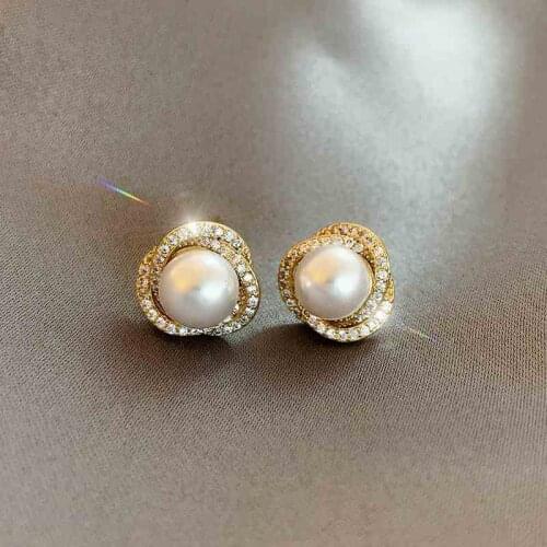 Fashion design Pearl earrings 2021 new wave Korean temperament online celebrity simple cold wind ear jewelry