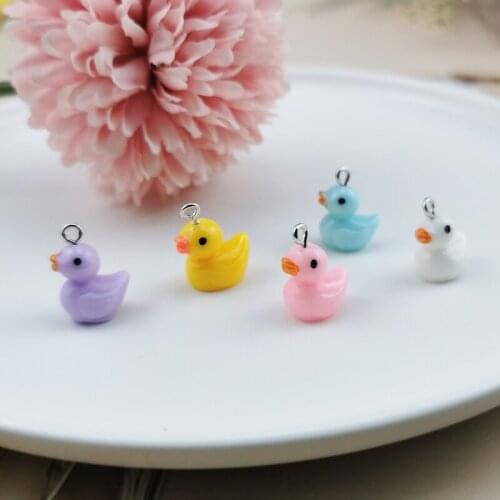 ApeUr 10Pcs 3D Resin Cute Mini Ducks Charms for Jewelry Finding Pendants Making Bracelets Earrings Accessories
