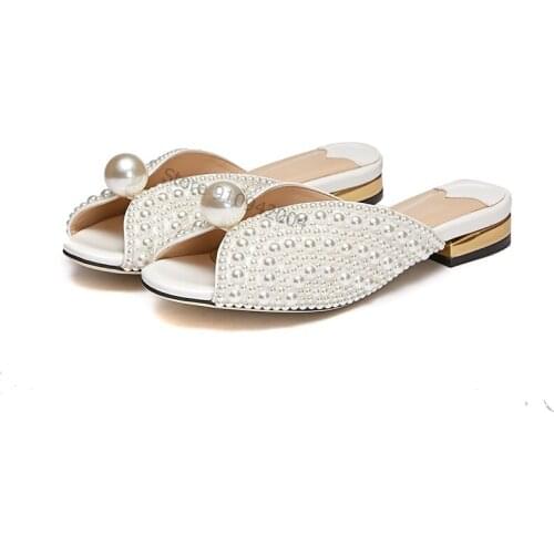 Summer Flat Women Sandal Pearl V Shape Home Slipper Comfortable Womens Sandals Roman Beach Shoes Luxury Slides
