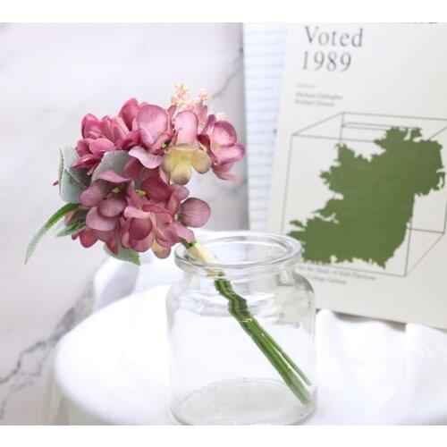 Bridesmaid Holding Flowers Artificial Silk Flowers Autumn Dahlia Wine Color Bouquet Home Wedding Table Decoration Fake Flowers