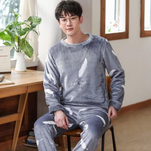 2020 Winter Thick Warm Grey Flannel Pajama Set for Men Long Sleeve Feather Print Sleepwear Suit Loungewear Homewear Home Clothes