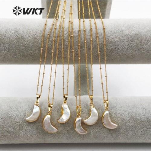 WT-JN033 Open Moon Shape Freshwater Pearl With Gold Trim Pendant 18 Inch Gold Layer Link Chain Women Vogue Necklace