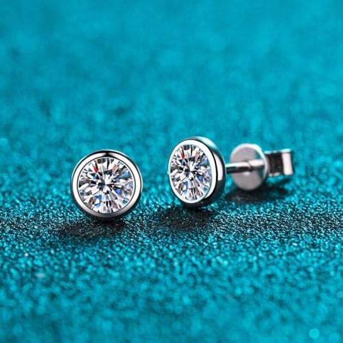 UMQ 925 Silver Round Excellent Cut 0.5 ct D Color Pass Diamond Test Moissanite Stud Earrings Cute Good Moissanite Earrings