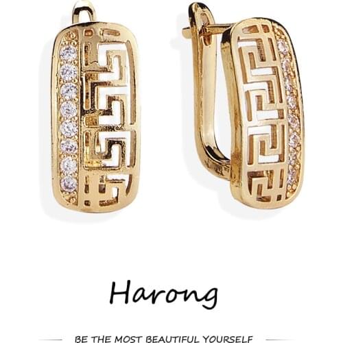 Harong Rectangular Hollow Stud Earring Copper Carved Crystal Glod Plated Metal Womans Earrings Jewelry Accessories