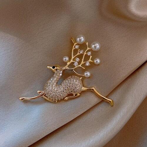 Creative Pearl Full Rhinestone Deer Brooch Fashion Simple Pin Cute Elk Sweater Button Clothes Accessories Fema