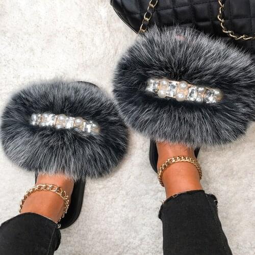 Real Fox Fur Slippers Women Fluffy Flip Flops House Plush Slippers Luxury Pearl Chain Furry Fur Slides Summer Beach Flat Sandals